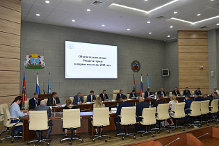 Глава Барнаула Вячеслав Франк провел совещание по исполнению бюджета города за первое полугодие 2023 года