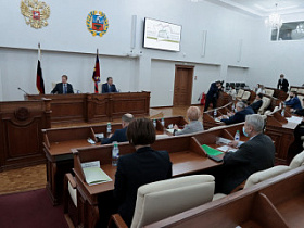 Губернатор Виктор Томенко внес в АКЗС проект закона о краевом бюджете на 2022 год и плановый период