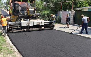 В Барнауле заасфальтировали улицу Огородную