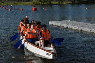 Студенты АлтГТУ готовятся к фестивалю по гребле на лодках «Дракон»