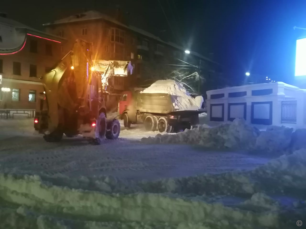 В Барнауле дорожные службы продолжают работать в усиленном режиме |  07.01.2023 | Барнаул - БезФормата