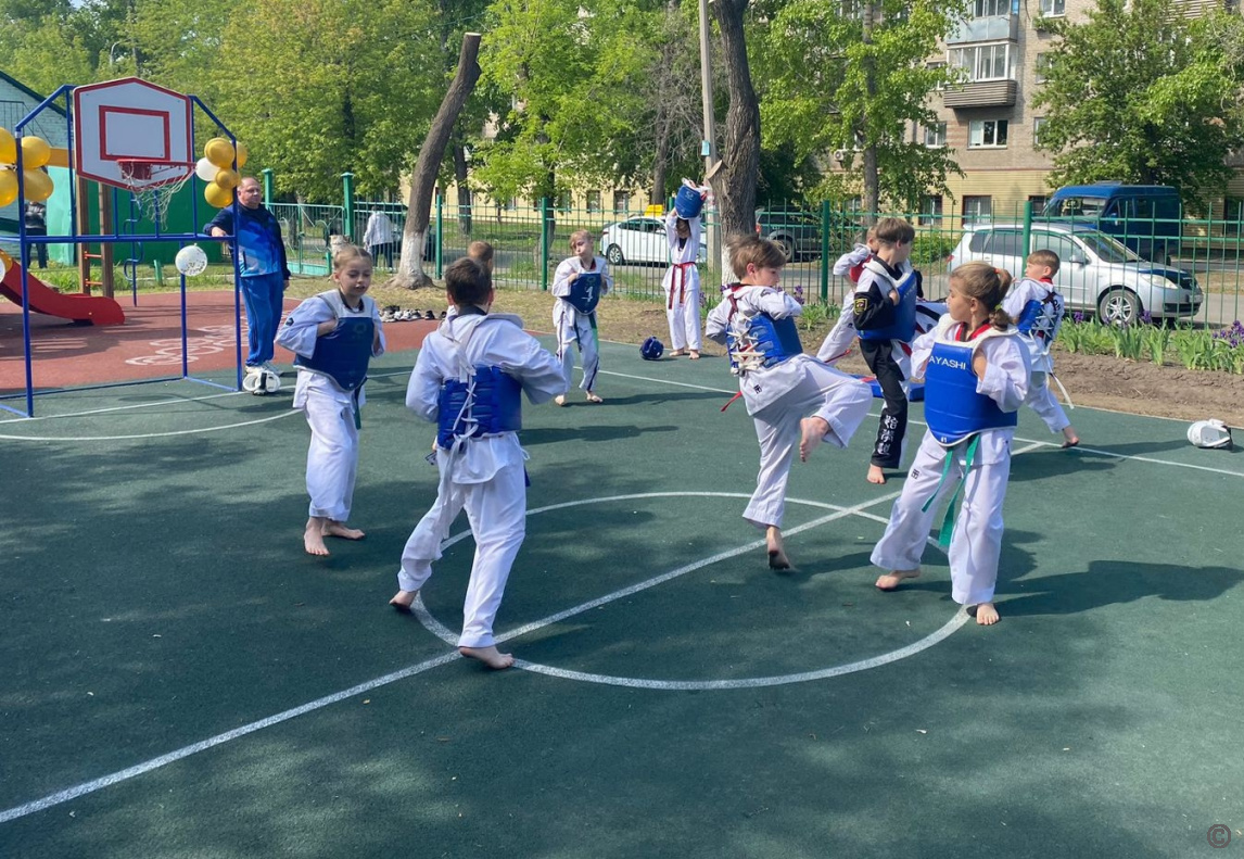 В канун Дня защиты детей состоялось открытие спортивной площадки в детском  саду №56 БАРНАУЛ :: Официальный сайт города