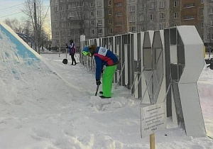 Отряды «Снежного десанта» открыли трудовой сезон в Барнауле