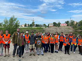 В Барнауле прошла экологическая акция по уборке берега Оби 