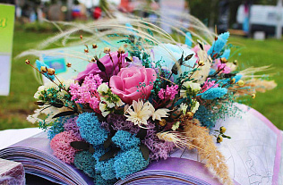 Выставку цветов и город мастеров посетили горожане в парке «Центральный» в день 291-й годовщины Барнаула 