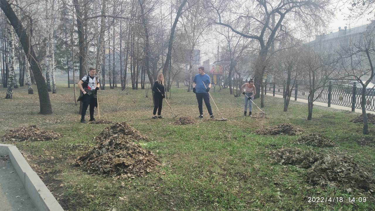 В Октябрьском районе продолжаются работы в рамках месячника весенней  санитарной очистки БАРНАУЛ :: Официальный сайт города