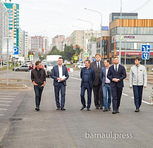 По нацпроекту в Барнауле открыли новую дорогу на улице Сиреневой 