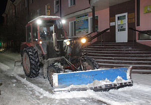 14 декабря на улицах Барнаула работает 119 единиц техники и более 1300 рабочих