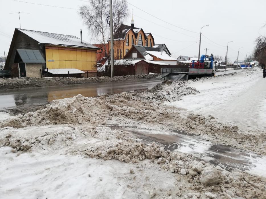 Прогноз сегодня барнаул. Барнаул сегодня фото снегопад. Пилома удалять в Барнауле.