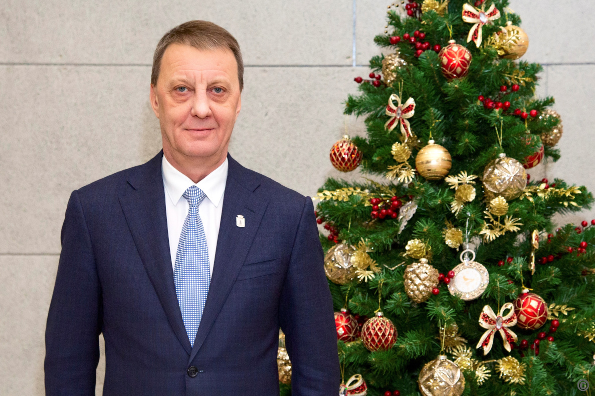 Вячеслав Франк поздравляет барнаульцев с Новым годом и Рождеством
