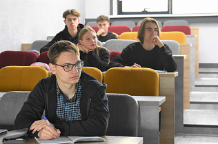 Школьники Барнаула могут посетить бесплатную консультацию по подготовке к ЕГЭ по русскому языку