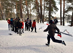 Эстафетами и лыжными гонками завершился в Барнауле сезон проекта «Зимний дворовый инструктор»