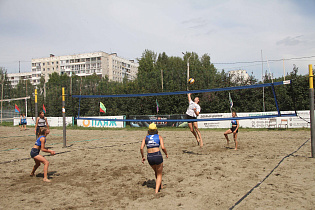 В Барнауле прошел большой турнир по пляжному волейболу