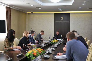 Вячеслав Франк обсудил с руководителями предприятий дорожной отрасли предстоящий дорожно-строительный сезон