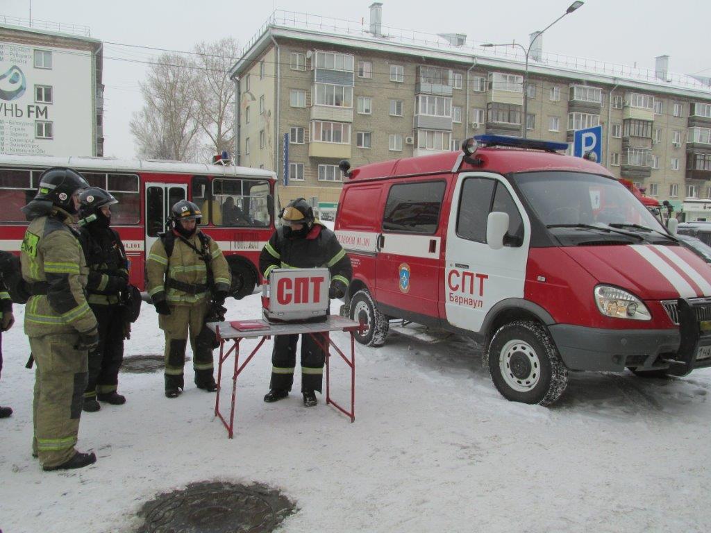 В здании студенческого общежития в Барнауле провели пожарно-тактическом  учения БАРНАУЛ :: Официальный сайт города