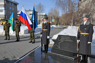 В Барнауле почтили память героев - десантников