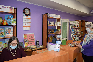 Ровно сорок лет библиотека №32 Индустриального района радует барнаульских читателей