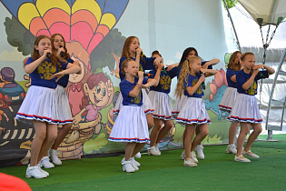 Праздничные мероприятия прошли в районах и пригороде Барнауле в Международный день защиты детей