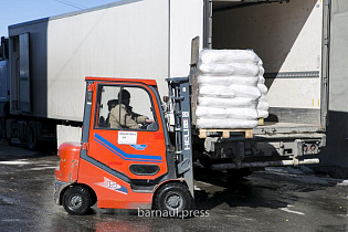 Очередную партию гуманитарного груза готовят к отправке из Барнаула на Донбасс