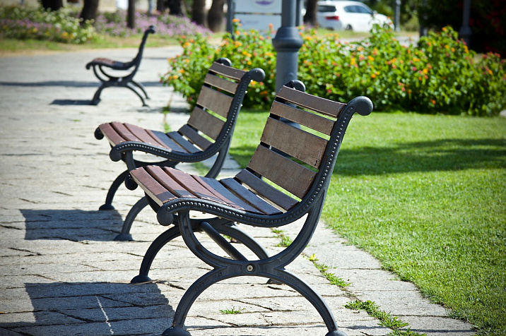 bench 3515937 1280