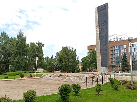 В Барнауле продолжается благоустройство Мемориала Славы