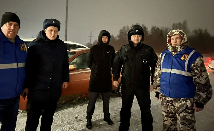 В Рождество народные дружинники Ленинского отряда помогали сотрудникам полиции нести дежурство у храмов  