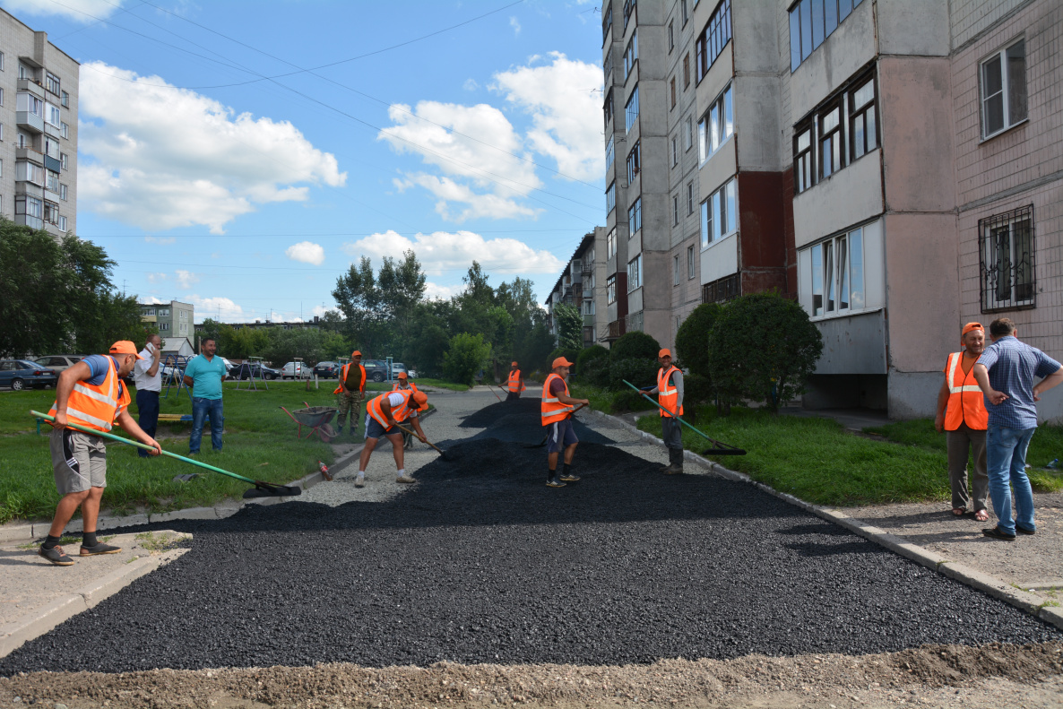 Определить двор. Барнаул дворы. Комфортная среда фото. Южный Барнаул комфортная среда. 25 Городская среда.