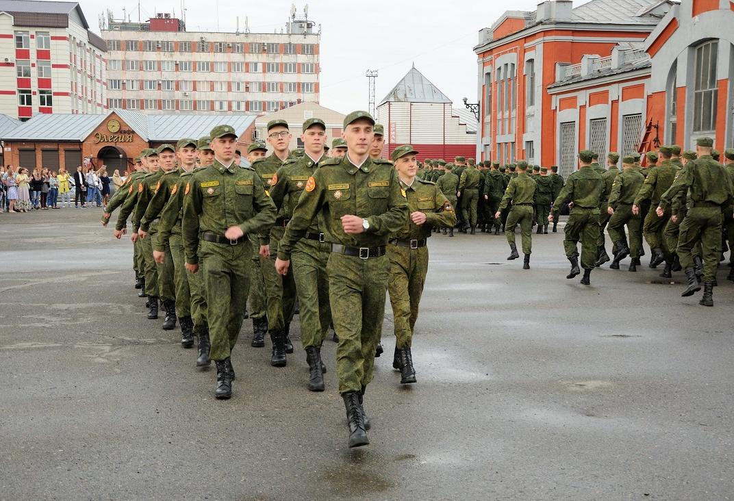 У студентов военного учебного центра АлтГТУ начались учебные сборы