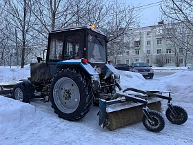 Городские дороги и тротуары: в ночь в Барнауле работало 145 единиц техники