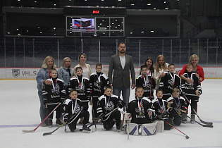 В «Титов-Арене» завершился турнир с участием барнаульских и донецких хоккеистов