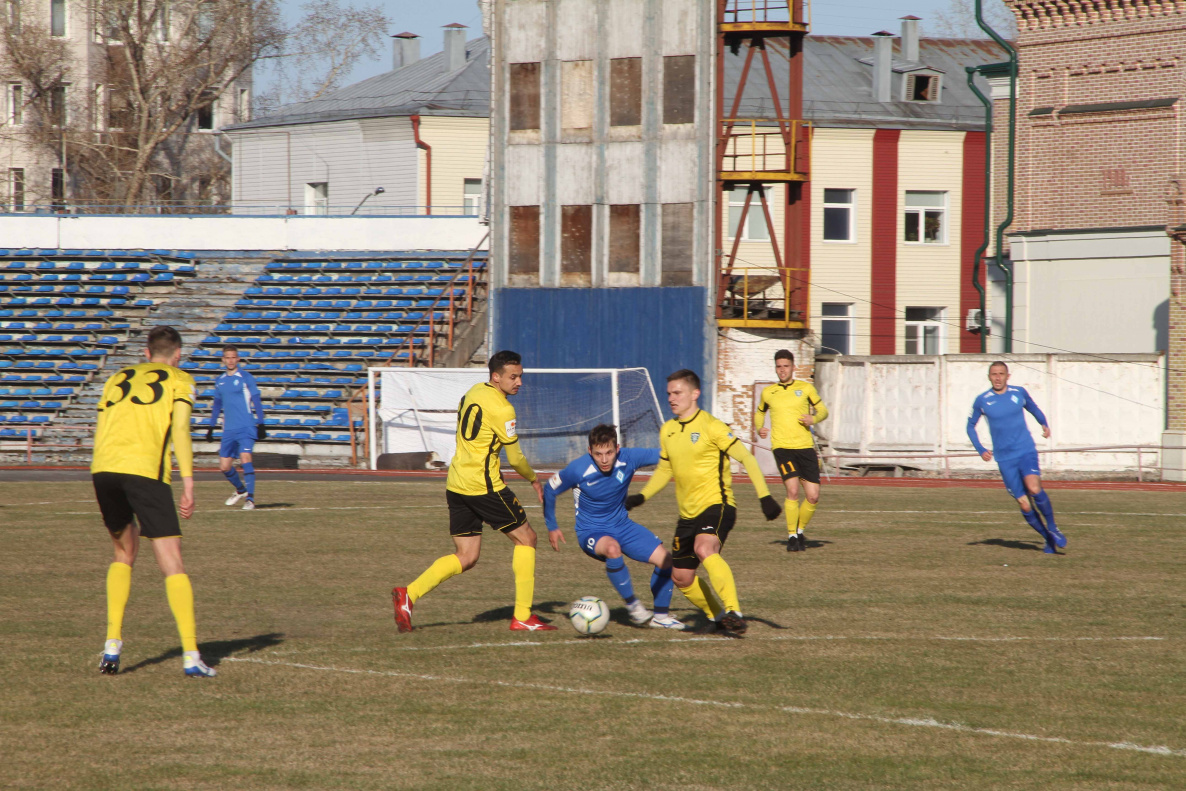 «Динамо-Барнаул» на своем поле уступило ульяновской «Волге» со счетом 0:1