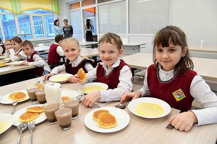 Родители положительно оценили питание младшеклассников в барнаульской школе №50
