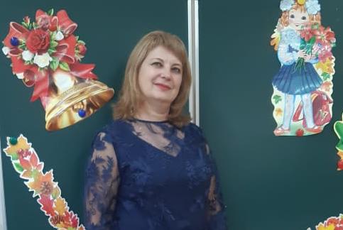 Учитель барнаульской школы № 63 Елена Серикова - победитель краевого конкурса «Родительское признание - 2020»