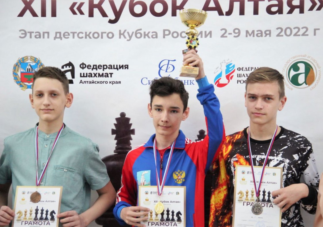 365 юных шахматистов России боролись за медали на турнире «Кубок Алтая»