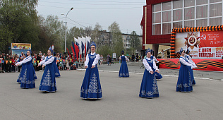 В Барнауле проходит районный праздничный концерт ко Дню Победы