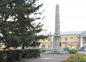 Выпускники школ по совету главы города посетили экскурсию по историческим местам Барнаула