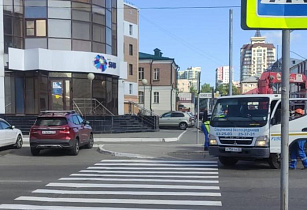 На Павловском тракте, улицах Юрина и Малахова в Барнауле обновили продольную разметку