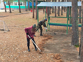 Территории загородных оздоровительных лагерей Барнаула готовят к ремонту перед летом