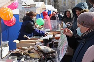 Во всех районах Барнаула состоялись предпраздничные продовольственные ярмарки