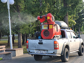 В Барнауле приступили к повторной обработке от комаров