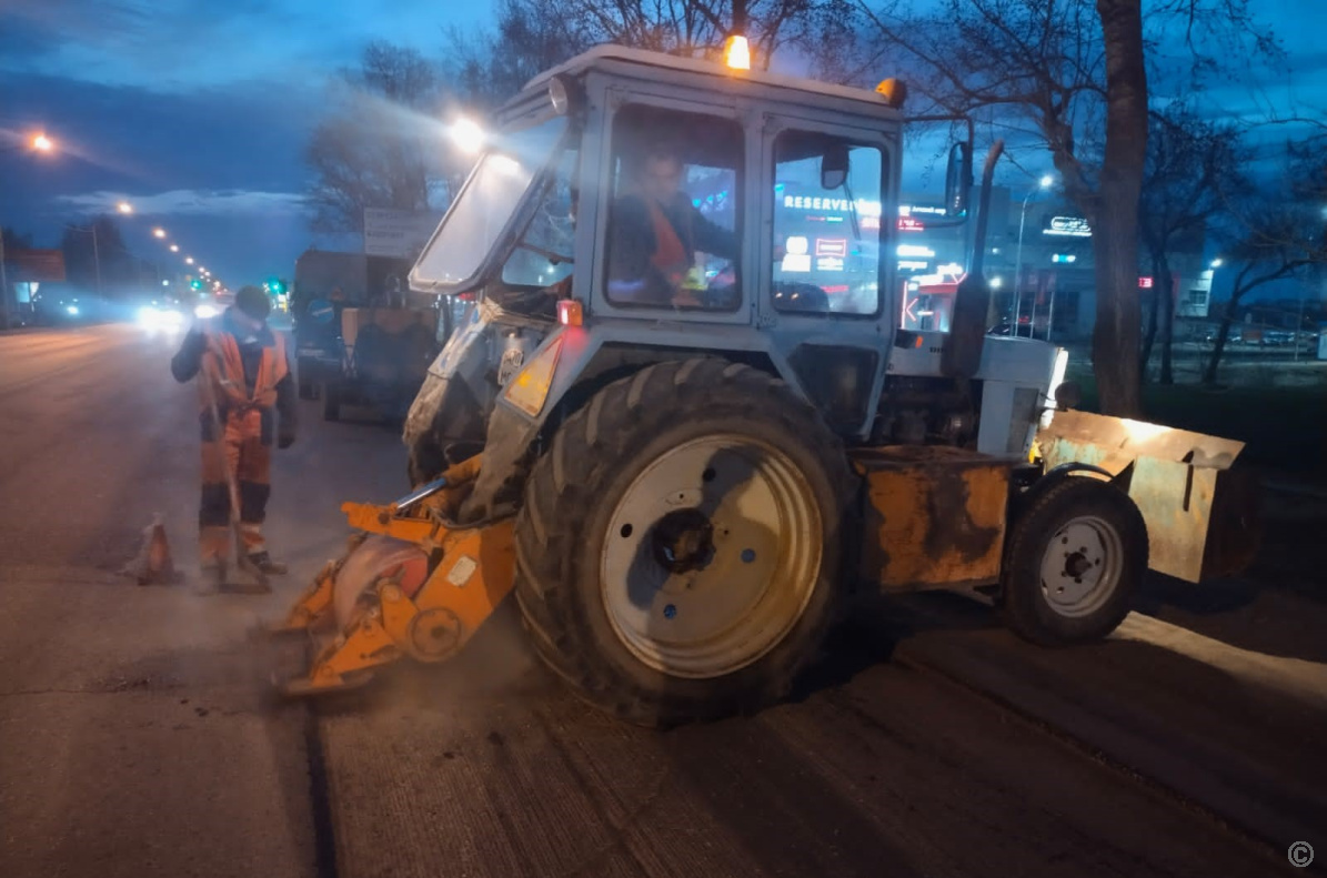 В Барнауле продолжается текущий ремонт основных магистралей города БАРНАУЛ  :: Официальный сайт города