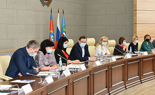 На заседании в администрации Барнаула обсудили проведение обязательных медосмотров