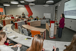 Анализируют и предлагают: какие темы поднимают участники конференции «Молодёжь — Барнаулу»