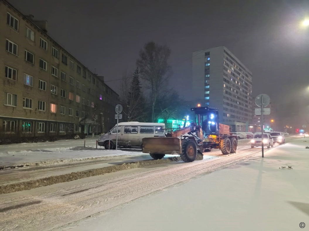 Дорожники Барнаула прометают улицы города и очищают тротуары БАРНАУЛ ::  Официальный сайт города