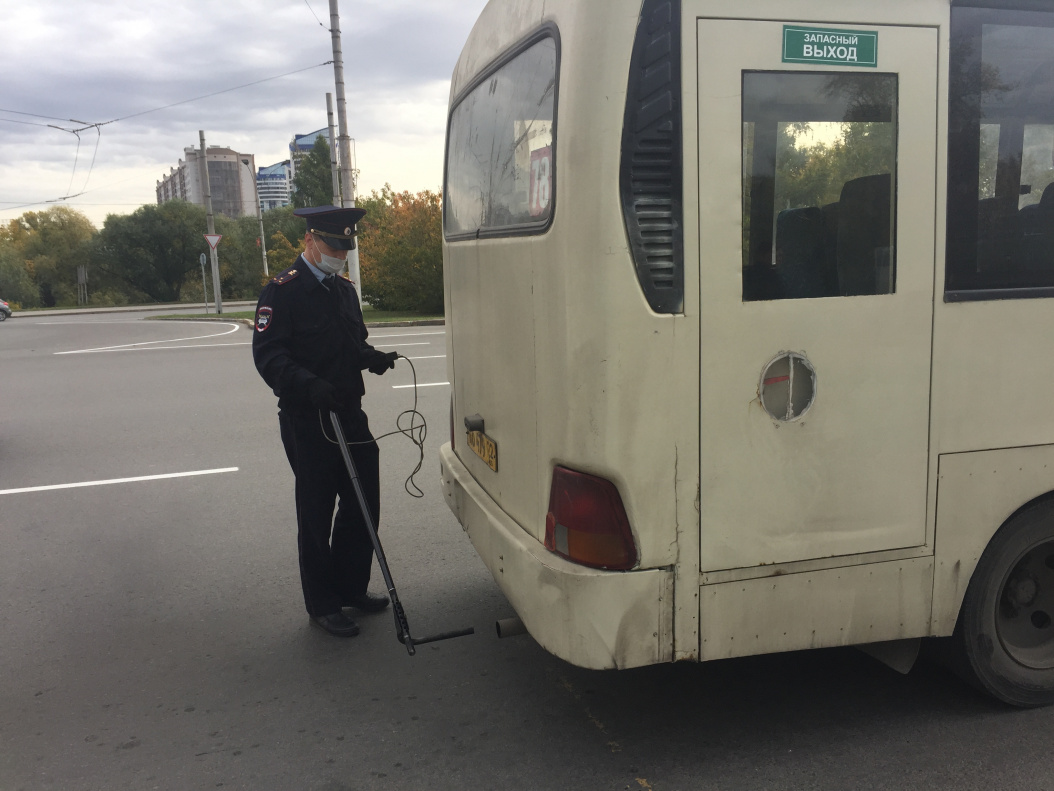 В Барнауле провели рейд по замеру уровня токсичности выхлопных газов  автобусов БАРНАУЛ :: Официальный сайт города