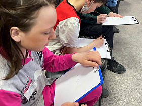 Для барнаульских подростков организовали встречу с психологами