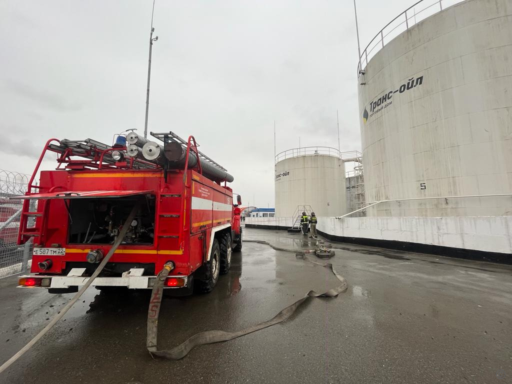 Тактико-специальные учения по ликвидации аварийного розлива нефтепродуктов  прошли в Барнауле БАРНАУЛ :: Официальный сайт города