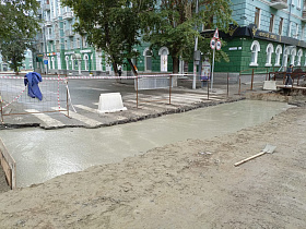 Барнаульская теплосетевая компания  продолжает  перекладку  участка теплосети на проспекте Ленина