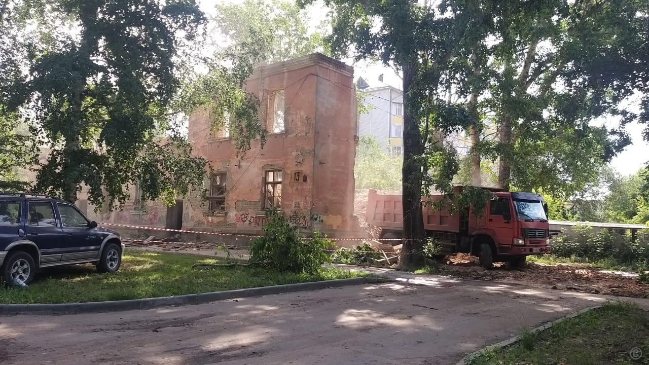 В Барнауле продолжаются работы по сносу аварийных домов БАРНАУЛ ::  Официальный сайт города