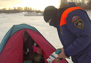 Барнаульцам всех возрастов напоминают о правилах поведения на водоемах зимой 